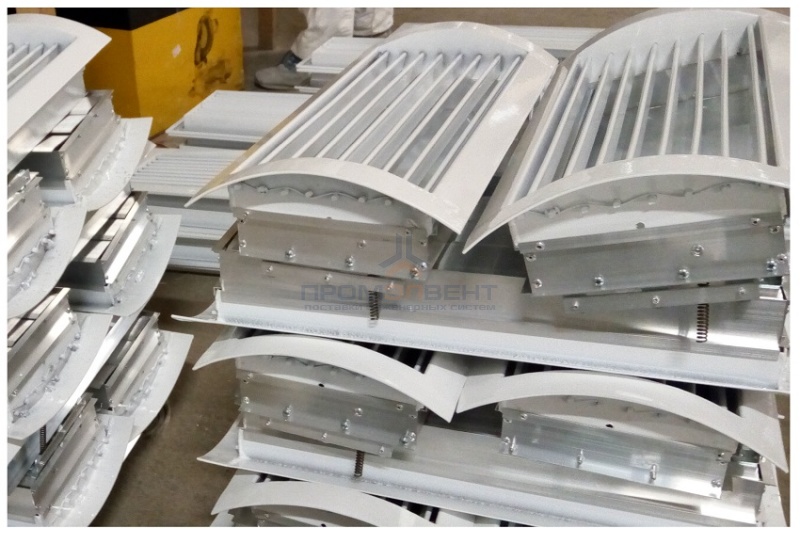 Решетка регулируемая однорядная ЦР1-КРВ